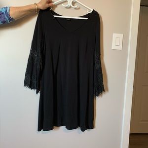 Black dress. Lace sleeves